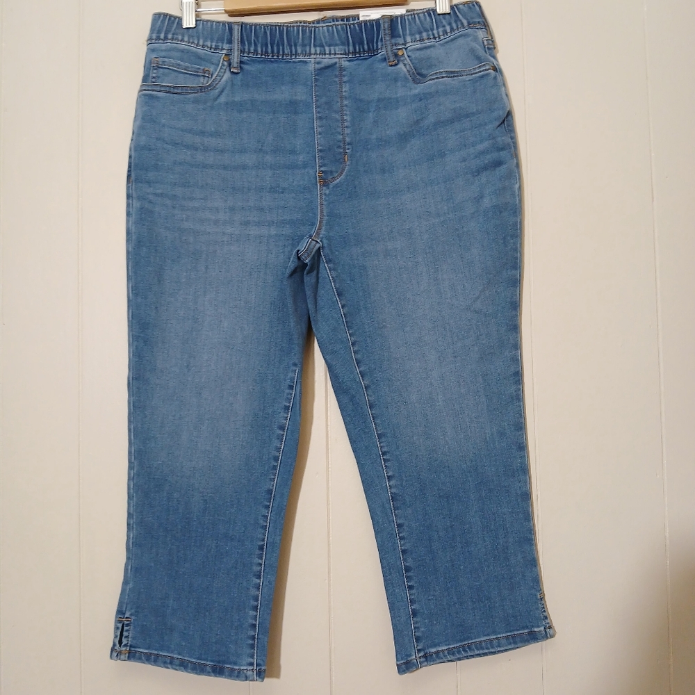 NWT Croft Barrow Capri Jeans Blue Pull On Elastic Waist Pocket Stretch Denim